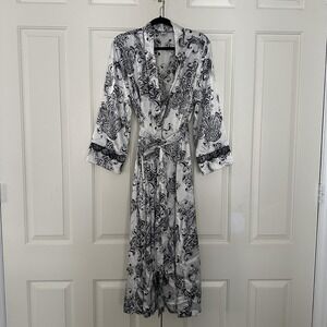 Morgan Taylor Intimates Robe Womens XL White Satin Paisley Kimono Lace Belted